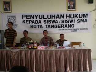 Penyuluhan Hukum di SMUN 10 Tangerang